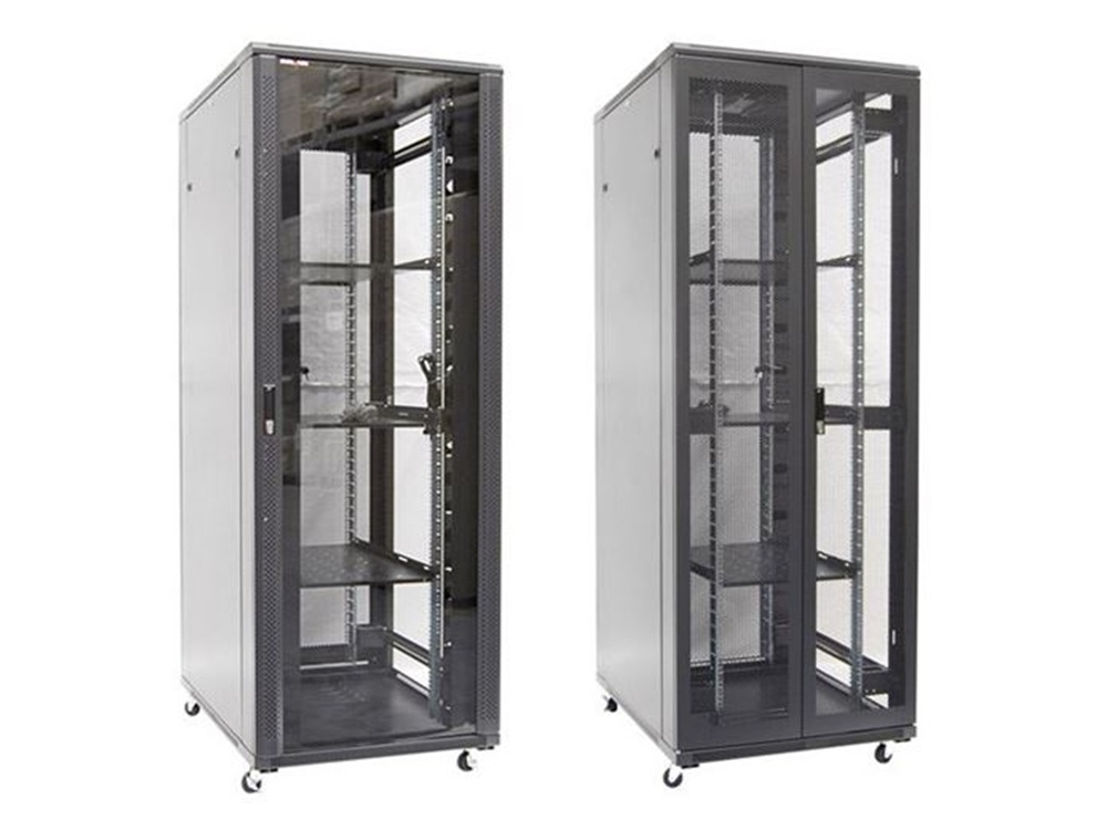 DYNAMIX RSR45-8X8 Server Cabinet